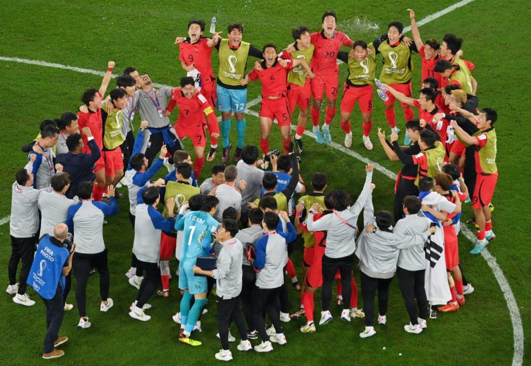 (VIDEO) Así celebró Corea del Sur con su hinchada tras histórica clasificación