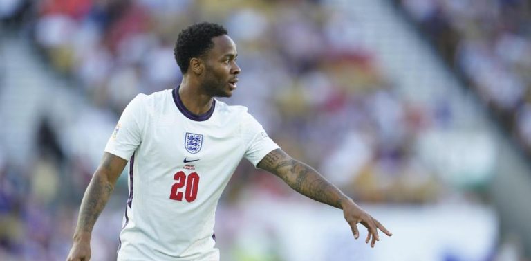 Sterling continúa en Inglaterra y pone una condición para regresar a Qatar