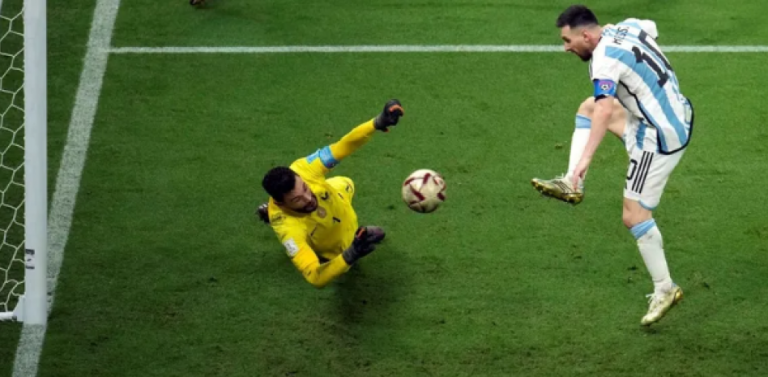 Increíble historia de hinchas que se llevaron la pelota del último gol de Messi en el Mundial