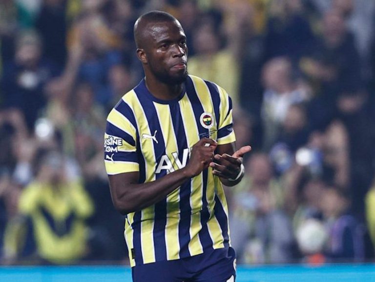 100% recuperado de su lesión: Enner Valencia tuvo acción con el Fenerbahçe