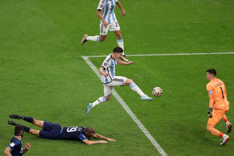 Julián Álvarez: “Es una locura lo que se está viviendo”