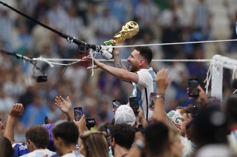 Bueno… ¿La Copa del Mundo se devuelve o se queda con el campeón?