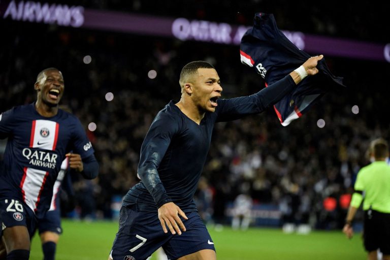 (VIDEO) MBAPPÉ AL RESCATE: PSG ganó en casa con un jugador menos