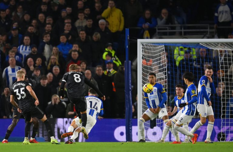 (VIDEO) Dura goleada recibió el ‘Ecua-Brighton’: Arsenal ganó y saca distancia en lo más alto