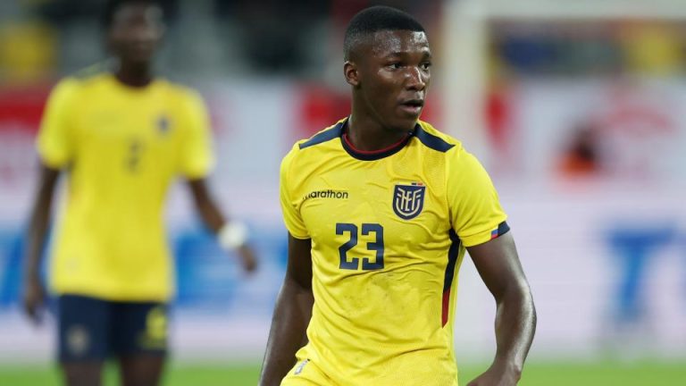 Mundialista inglés: “No me sorprende que equipos top estén viendo a Moisés Caicedo”