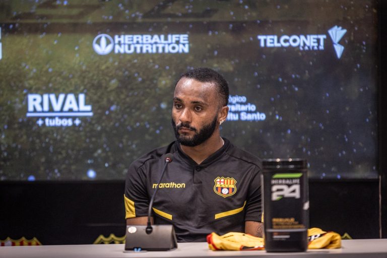(VIDEO) Souza ya está en Guayaquil: ¡Se queda en BSC!