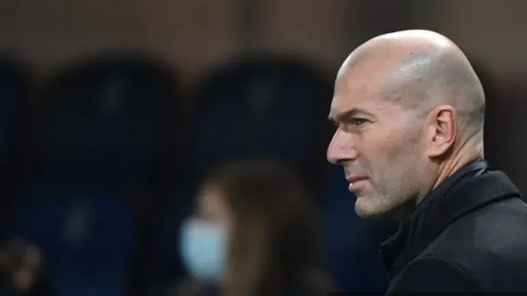 Zinedine Zidane, en la lista de candidatos para dirigir a Brasil