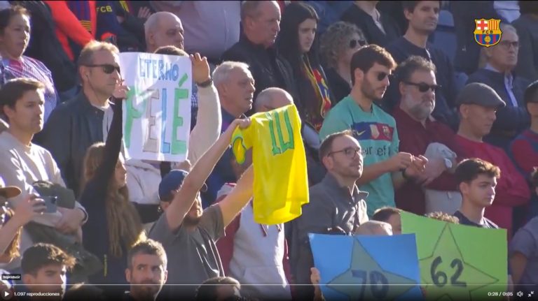 (VIDEO) Así se vivió el minuto de silencio en el Camp Nou para Pelé