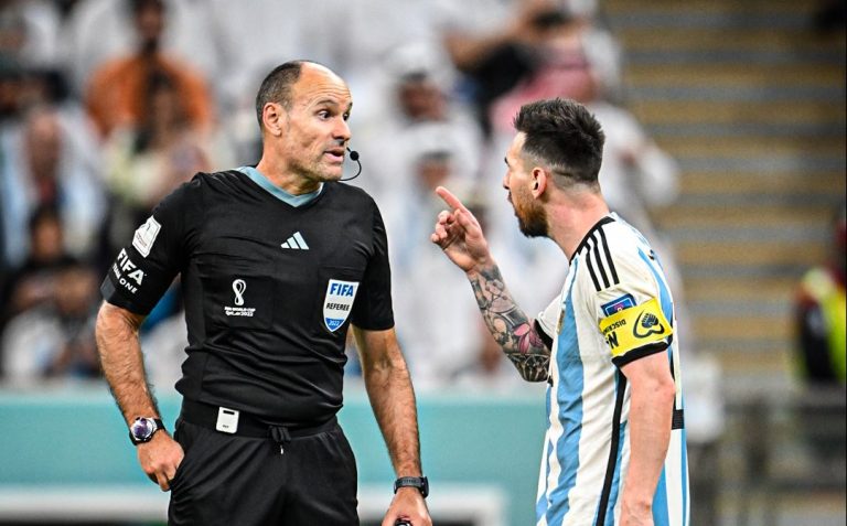 Messi a la FIFA: “No puedes poner un árbitro así para esta instancia”