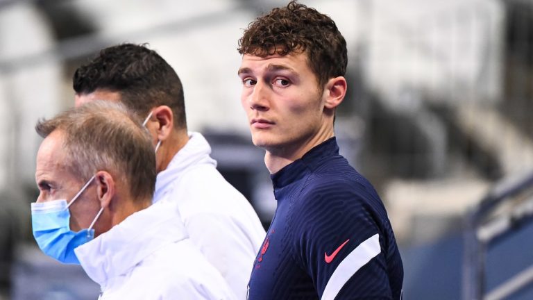 Pavard sería separado de la selección francesa por problemas en la interna