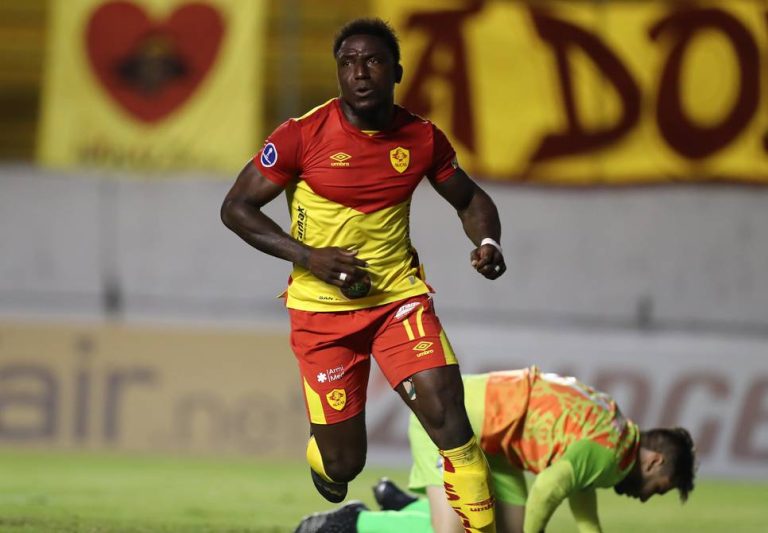 (VIDEO) OFICIAL: ‘Tuka’ Ordóñez renovó con Aucas
