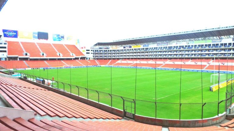 LIBERTADORES: U. Católica jugará ante Millonarios en el Estadio Rodrigo Paz Delgado