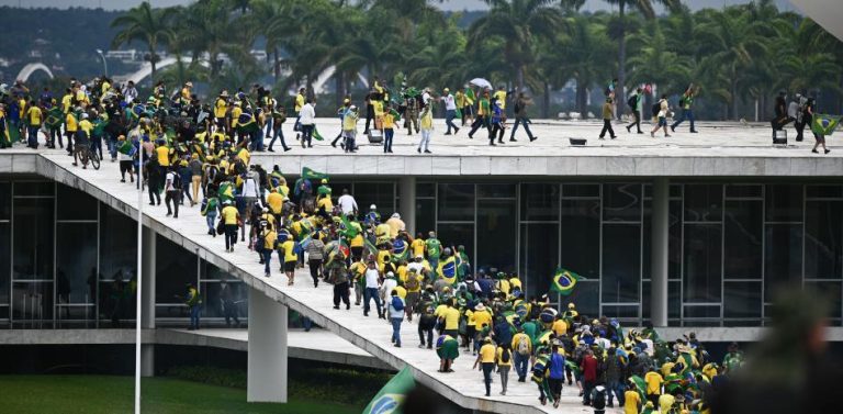 La CBF condena el asalto de los seguidores de Bolsonaro a las instituciones