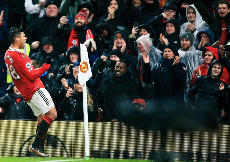 (VIDEO) SIGUEN EN PELEA: Manchester United goleó y acorta distancia con el líder