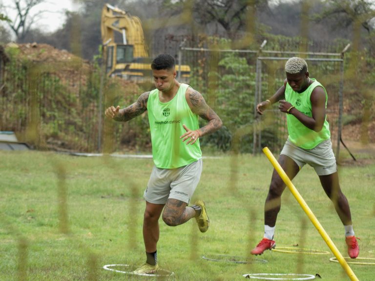 Dos jugadores ya tienen visa y mañana se van a sumar a la pretemporada de BSC