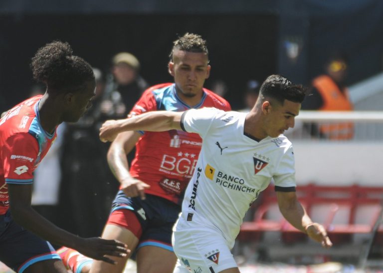 (VIDEO) El Nacional amargó la presentación de LDU en Casa Blanca