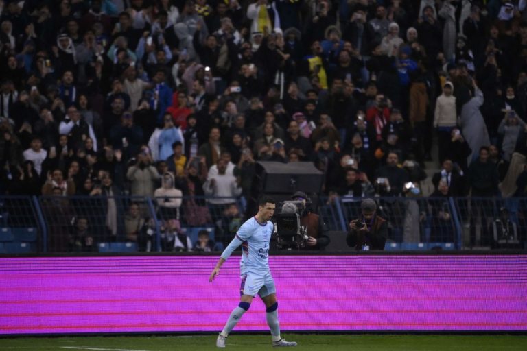 (VIDEO) El doblete de Cristiano en el duelo ante el PSG
