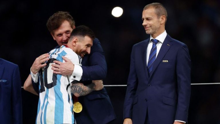 Domínguez: “Le dije a Messi que venga a jugar la Copa Libertadores”