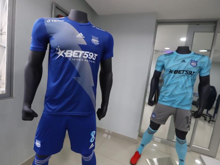 Desde Emelec: “Estamos haciendo la ampliación del contrato con Adidas”