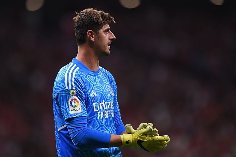 Courtois solo sufre una sobrecarga y podría jugar la final del Mundial de Clubes