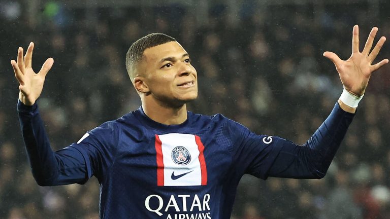 (VIDEO) Mbappé le revela a un fan en qué equipo italiano jugaría