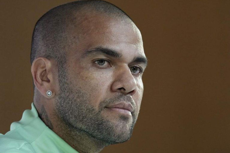 Dani Alves pide a su abogado que trabaje para “demostrar su inocencia”