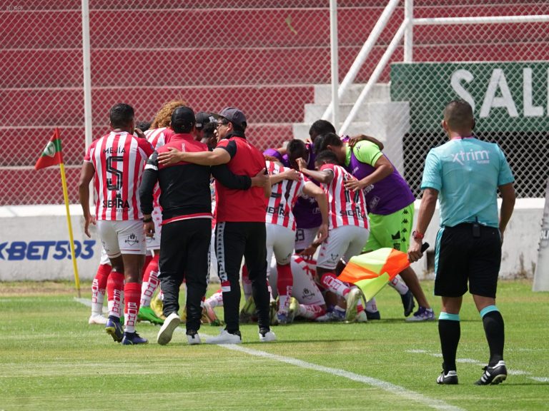 (VIDEO) ¡FUE UNA TARDE ALBIRROJA! T. Universitario goleó a U. Católica
