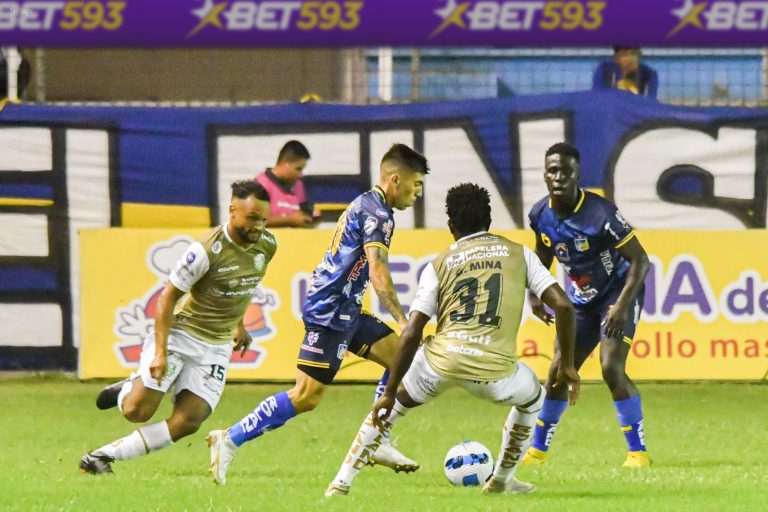 ‘TABLAS’ EN EL JOCAY: Delfín y Orense igualaron en la primera fecha