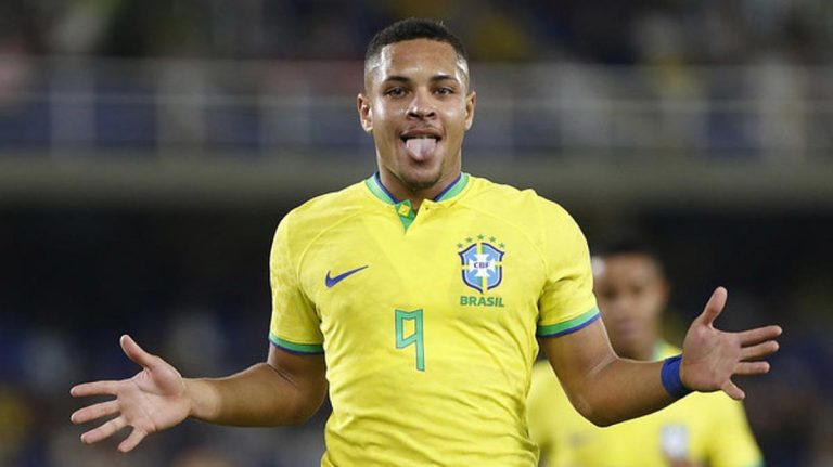 El Barça, a por Vitor Roque, el futuro ‘9’ de Brasil