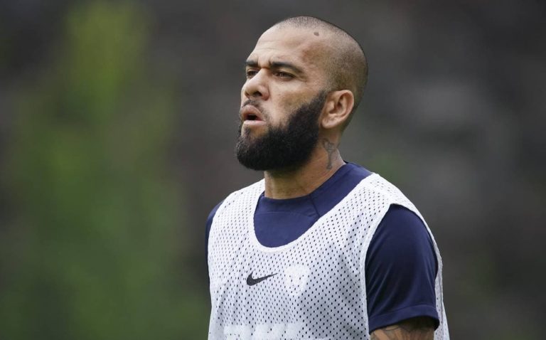 Dani Alves continuará en prisión preventiva y sin fianza