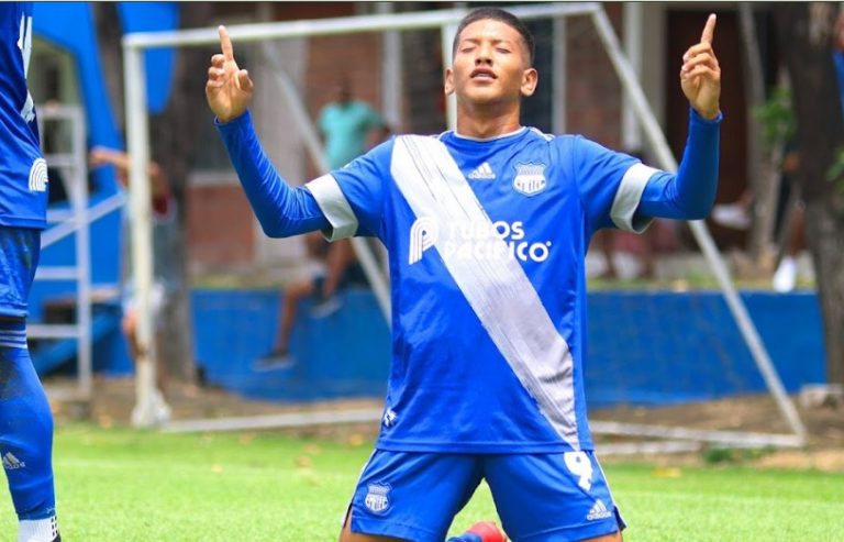 3 jugadores de Emelec a Libertad de Loja