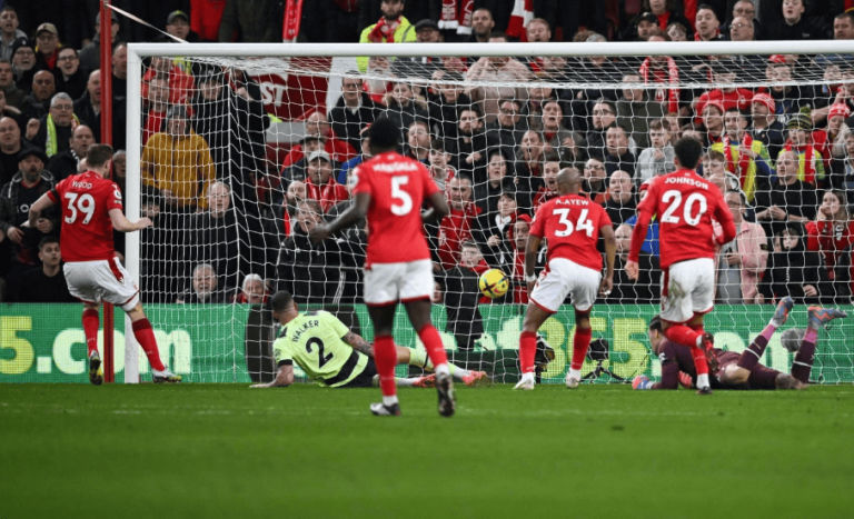 (VIDEO) Manchester City cedió puntos ante Notthingam Forest y pierde la punta de la Premier