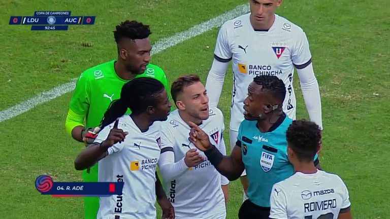 (VIDEO) PESE A LA ROJA: Ricardo Adé, ovacionado en Casa Blanca