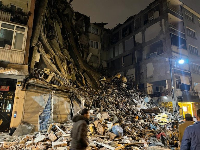 #NTF (VIDEOS) Terremoto de magnitud 7,8 se registra en Turquía