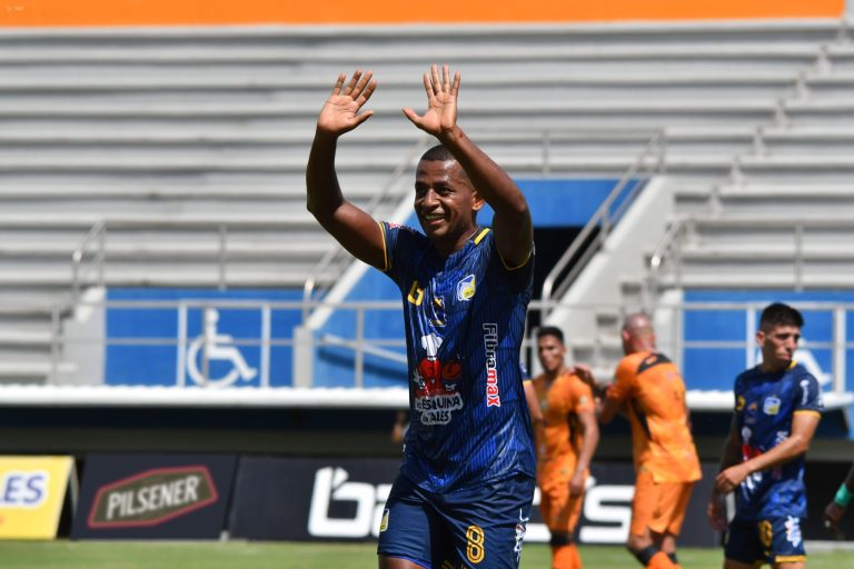 PARTIDO LLENO DE GOLES: Delfín derrotó a Libertad en el Jocay