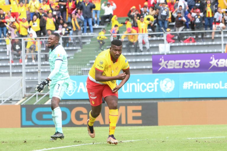 EL CAMPEÓN YA SUMÓ DE A 3: Aucas goleó a U. Católica de local