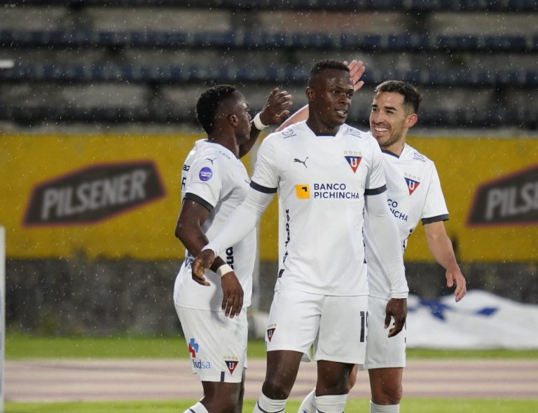 EL CLÁSICO ES ‘ALBO’: LDU superó a El Nacional en el Atahualpa