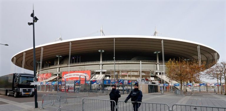 La FIFA estudia comprar el Stade de France