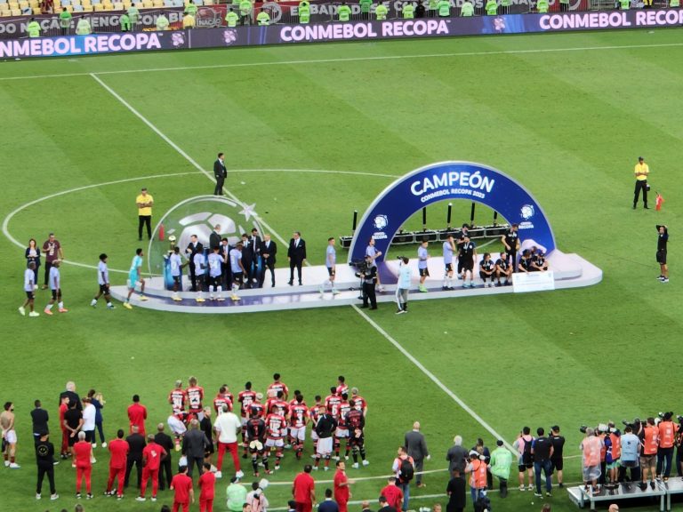 (FOTOS) Flamengo sí se quedó en la premiación de IDV