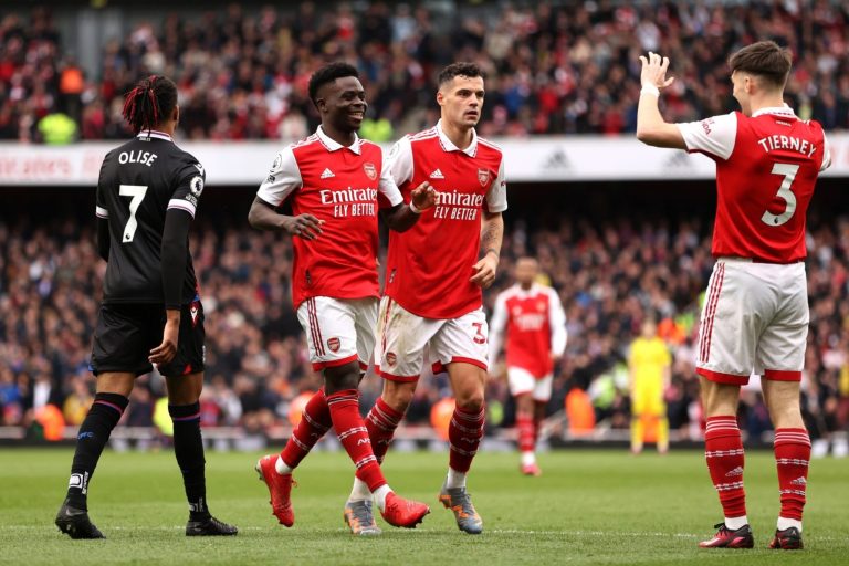 (VIDEO) IMPARABLES: Arsenal goleó y sigue en lo más alto de la Premier League