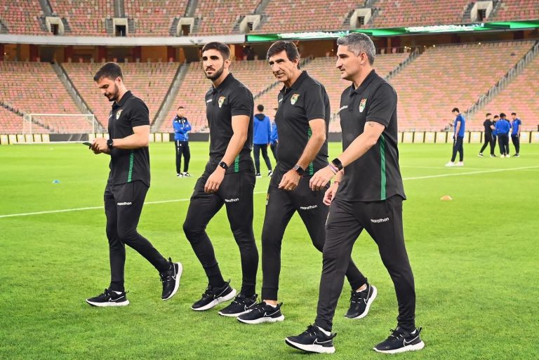 Mal estreno para Costas: Bolivia cayó ante Uzbekistán