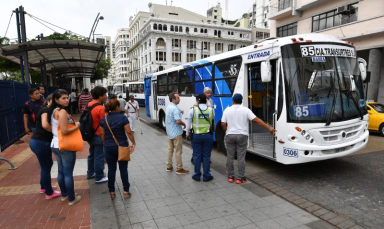 #StudioNews | Transportistas urbanos anuncian suspensión del servicio en Guayaquil