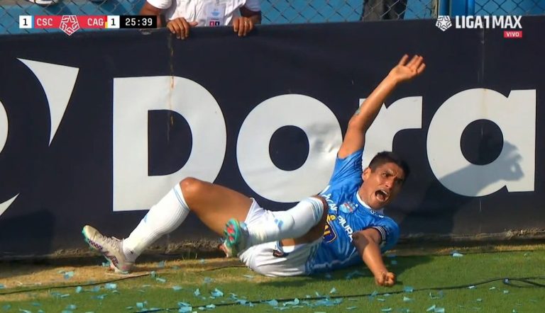 (VIDEO) La escalofriante lesión de Irven Ávila en el fútbol peruano