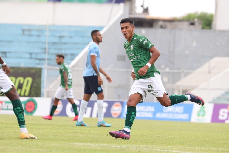 BAJO REGLAMENTO: Emelec pedirá a la FEF que se sancione a Richard Calderón