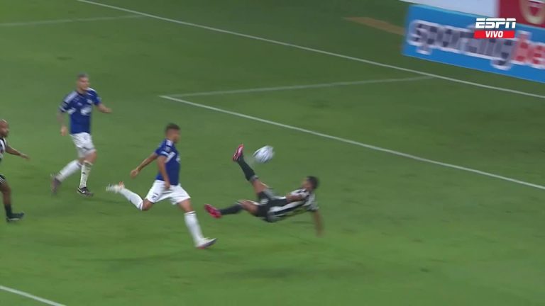 (VIDEO) La increíble chilena de Hulk: GOLAZO en la Copa Libertadores