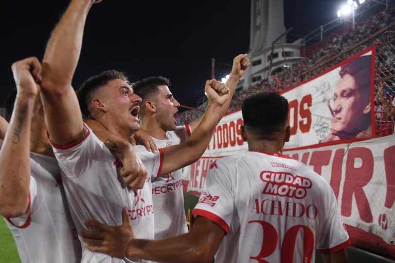 (VIDEO) Huracán derrotó a Boston River y avanzó a fase 3