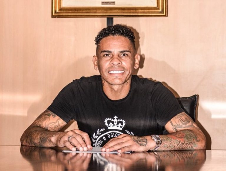 Jonathan Álvez firmó contrato con Danubio