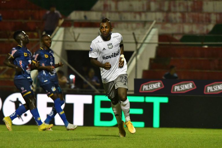 Se encienden las alarmas en Emelec: Miller Bolaños salió por lesión