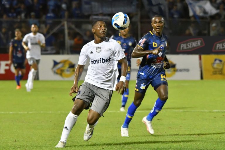 ¡Derrota de Emelec en Portoviejo!