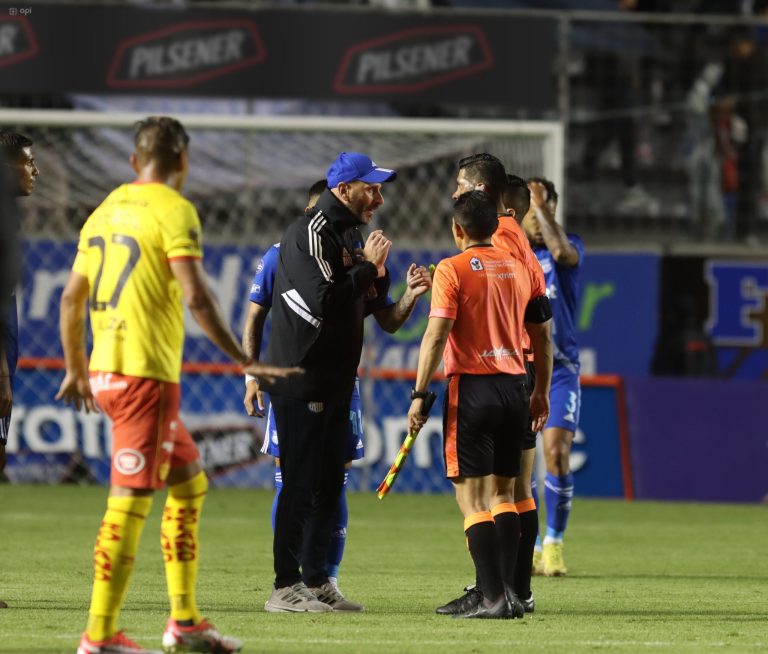 (VIDEO) Rondelli vuelve a estallar: “Sé que Emelec es grande y buscan qué hablar”